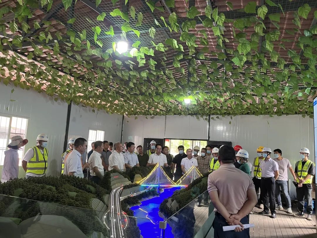 1656385448827621.jpg 西雙版納州委書記朱家偉到景洪神秘谷瀾滄江特大橋項目調研.jpg