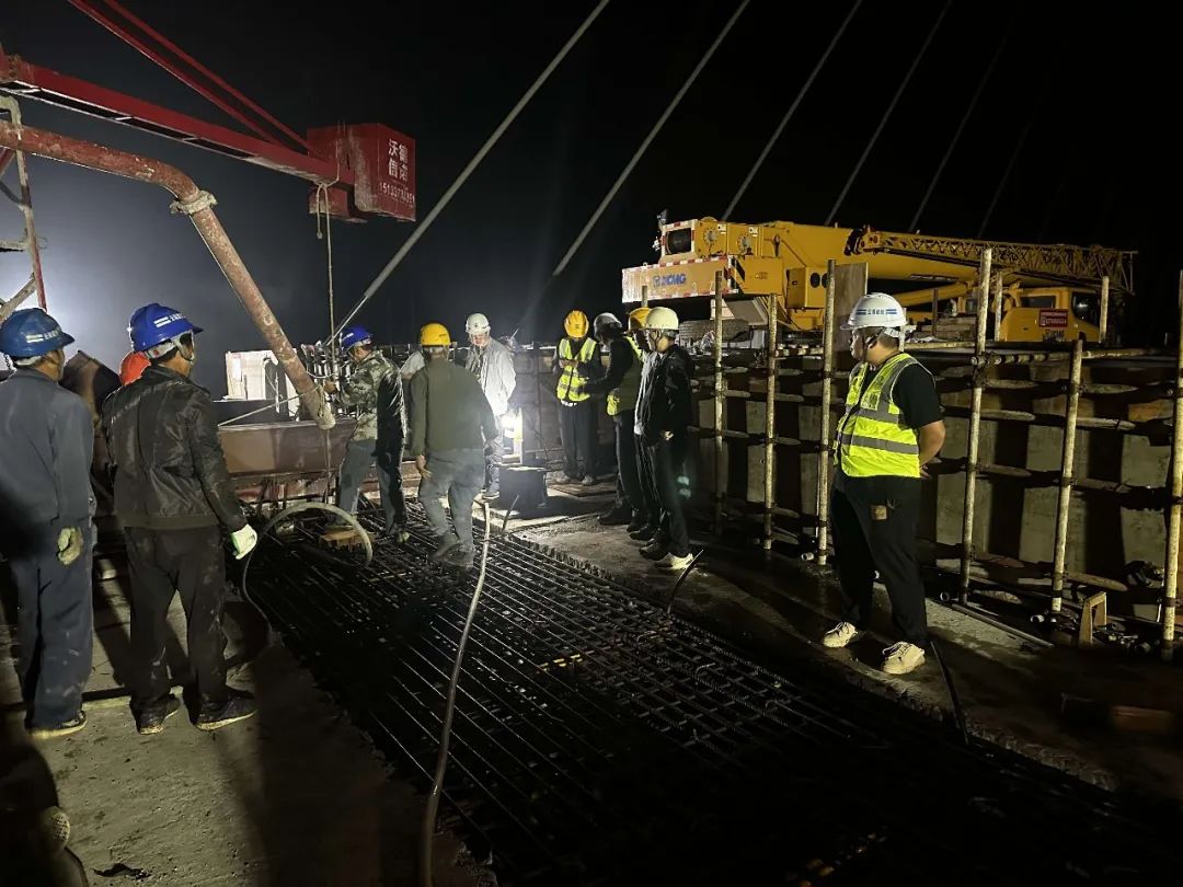 1680486145774479.jpg 2023-3-30-景洪神秘谷瀾滄江大橋江南岸邊跨順利合龍.jpg