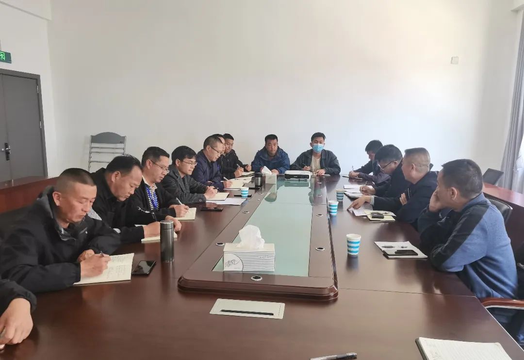 1680571701292792.jpg 2023-4-4-金光祥、李元鴻到祥云公司指導(dǎo).jpg